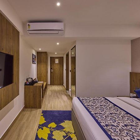 העיר בנגלור Grand Continent Hebbal A Sarovar Portico Affiliate Hotel מראה חיצוני תמונה