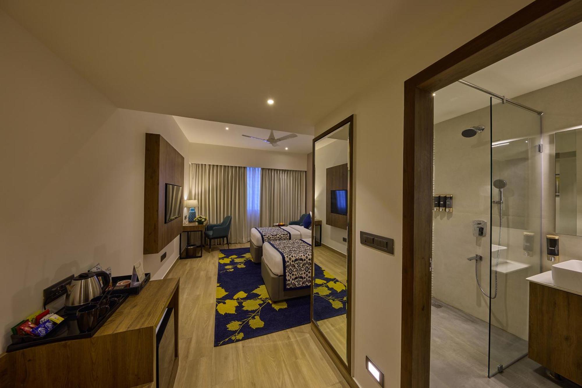 העיר בנגלור Grand Continent Hebbal A Sarovar Portico Affiliate Hotel מראה חיצוני תמונה