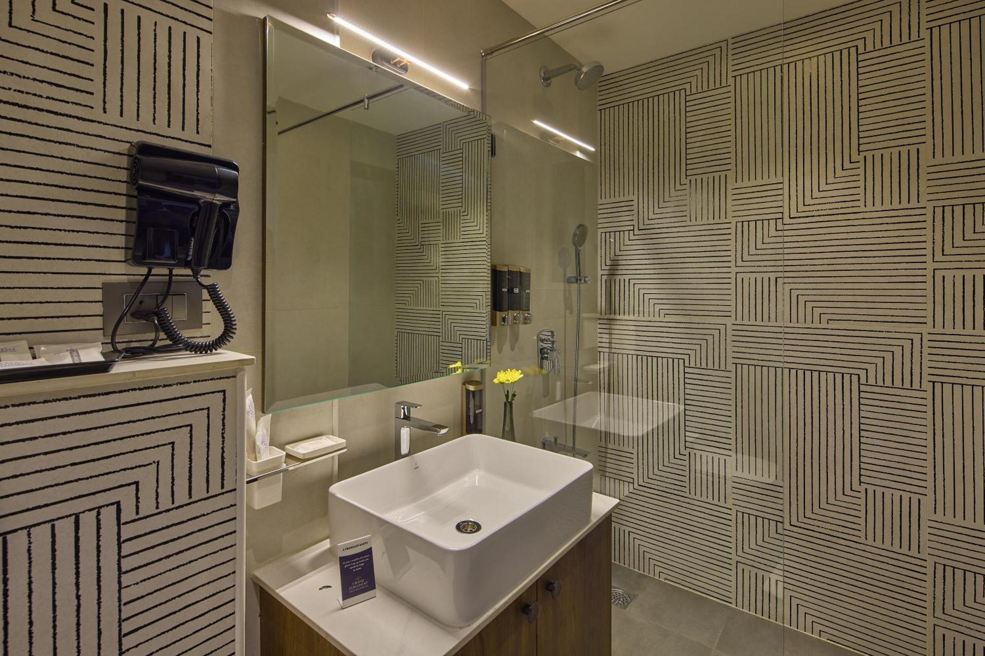 העיר בנגלור Grand Continent Hebbal A Sarovar Portico Affiliate Hotel מראה חיצוני תמונה
