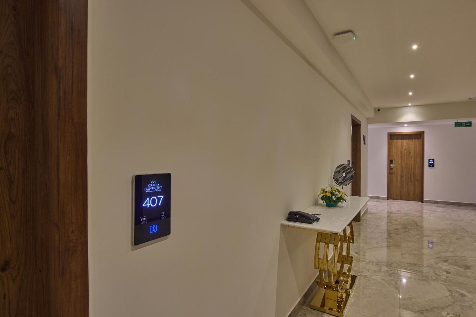 העיר בנגלור Grand Continent Hebbal A Sarovar Portico Affiliate Hotel מראה חיצוני תמונה