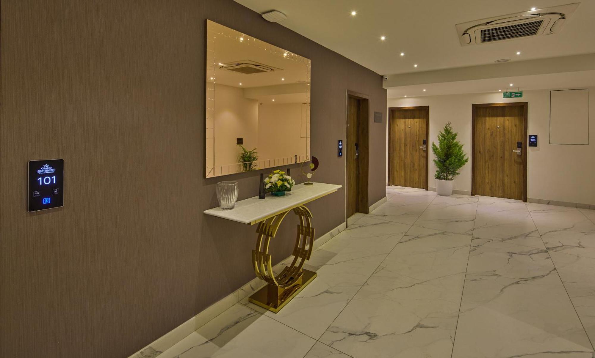 העיר בנגלור Grand Continent Hebbal A Sarovar Portico Affiliate Hotel מראה חיצוני תמונה