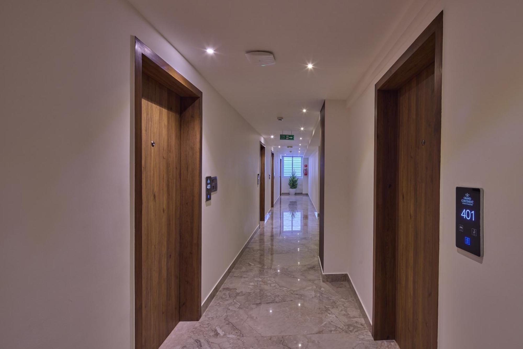 העיר בנגלור Grand Continent Hebbal A Sarovar Portico Affiliate Hotel מראה חיצוני תמונה