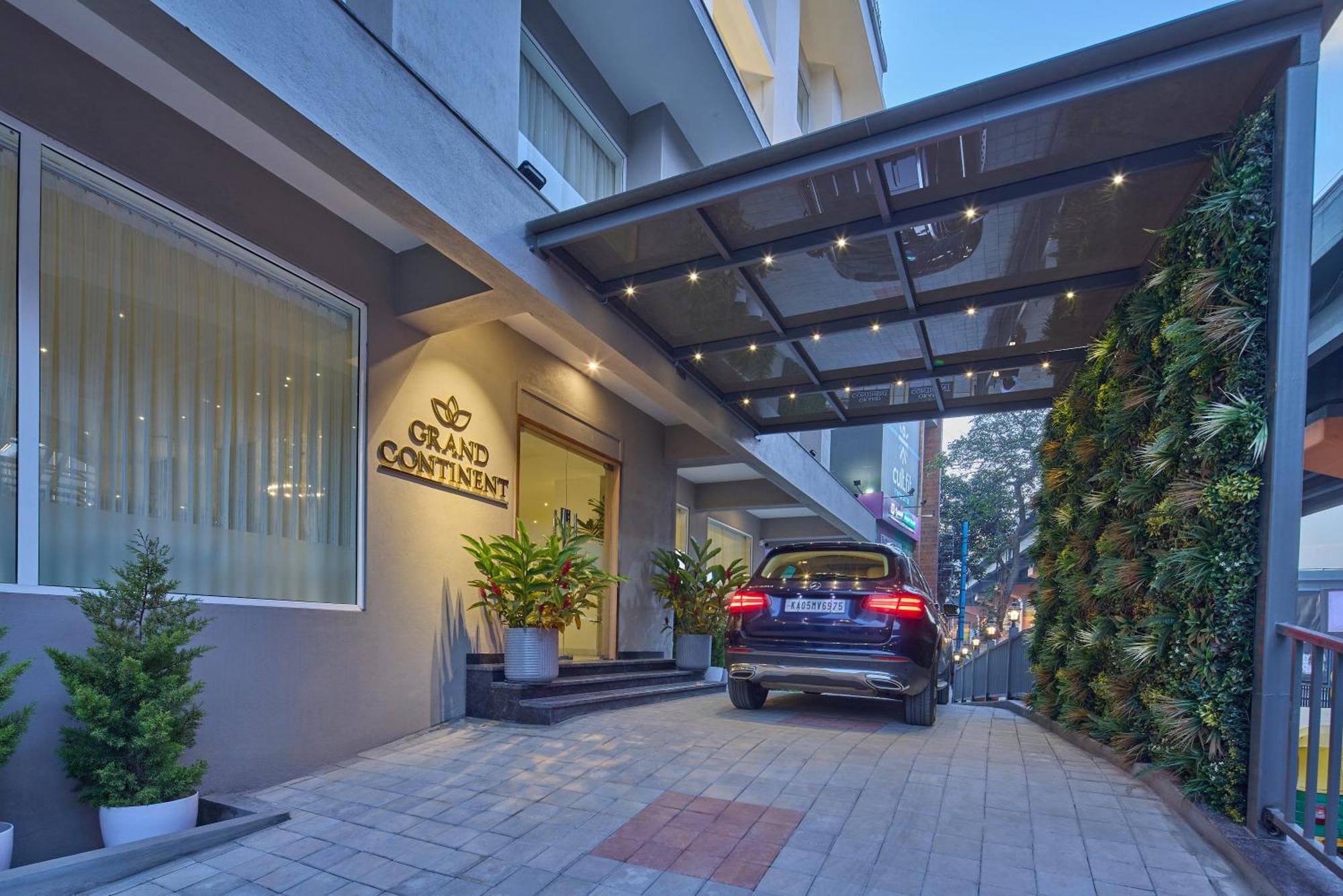 העיר בנגלור Grand Continent Hebbal A Sarovar Portico Affiliate Hotel מראה חיצוני תמונה