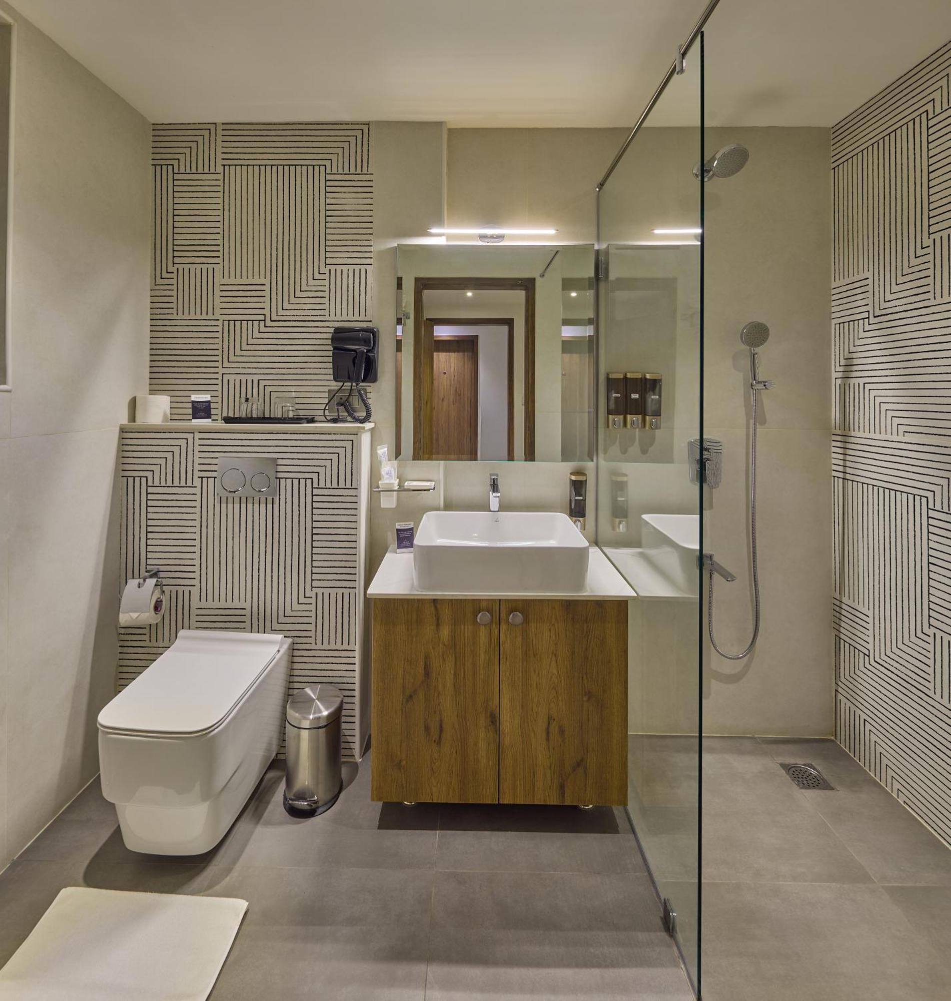 העיר בנגלור Grand Continent Hebbal A Sarovar Portico Affiliate Hotel מראה חיצוני תמונה
